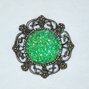 Unbreakable Antique style pendant - Vintage collec